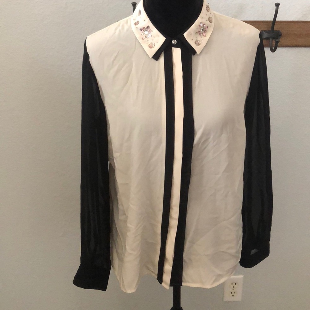Vera Wang Jeweled Button-Up